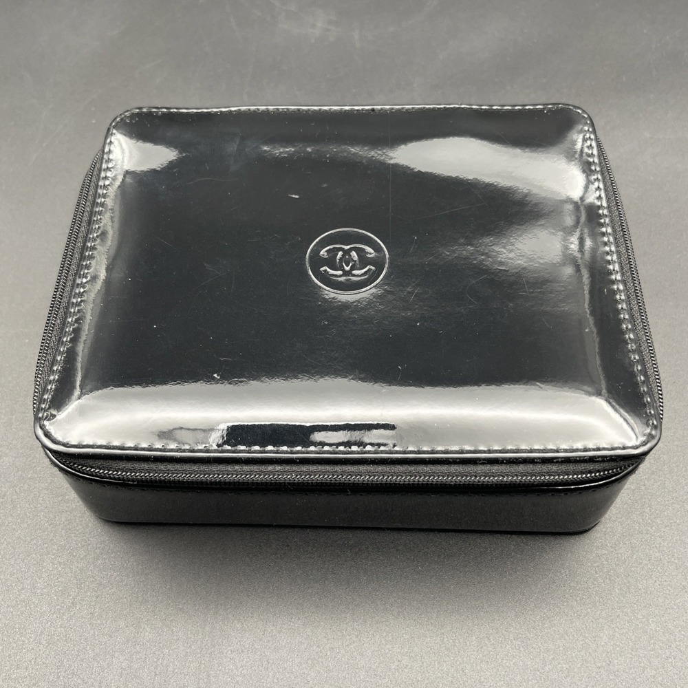 Chanel Ultra Correction Lift  VIP Gift Box  Jewelry Cosmetic Case Travel Case